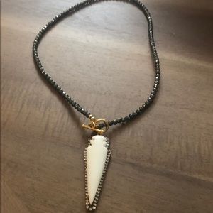 FRONT CLASP STATEMENT NECKLACE